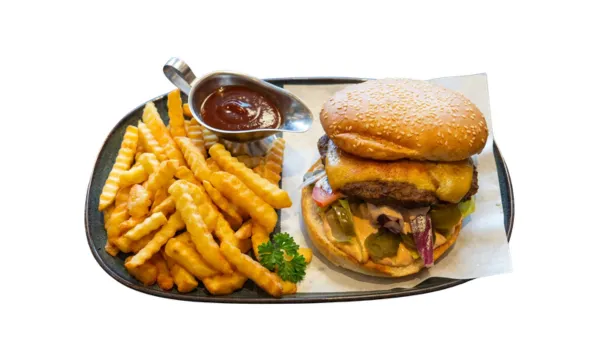 Burger og pommes frites